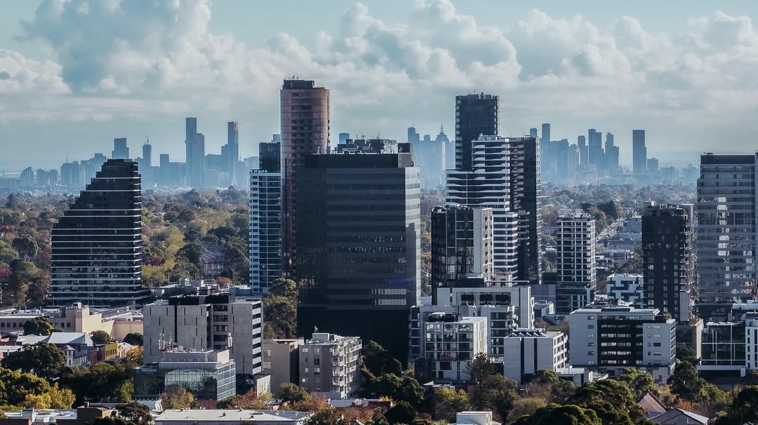 Bất động sản Box Hill Melbourne: Hành trình 100 năm từ ngoại ô đến "Thủ phủ Á Đông" 2 City to city views by @summersskysolutions 📸🏙️The City of Box Hill is a pillar for Melbournes